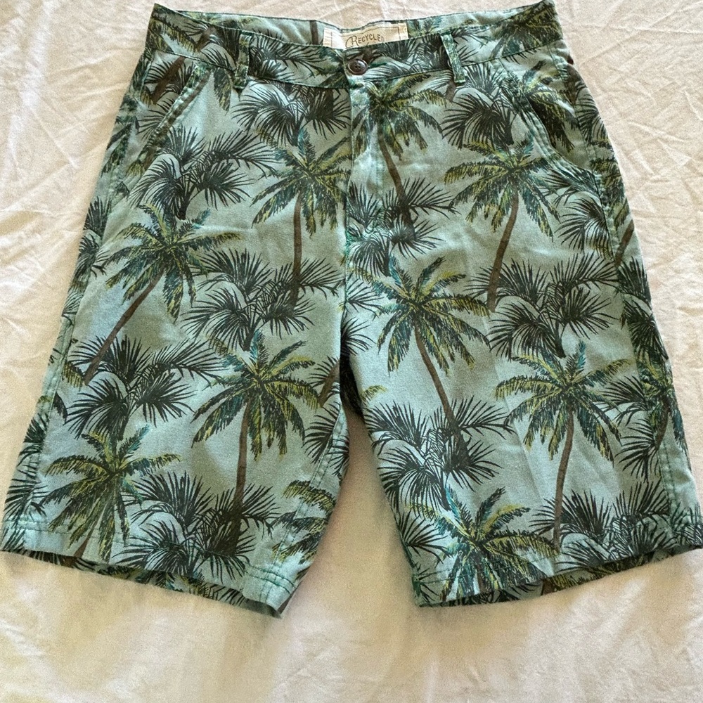 Recycled Blues Palm Tree Hawaiian Print Shorts - NWOT sz 34